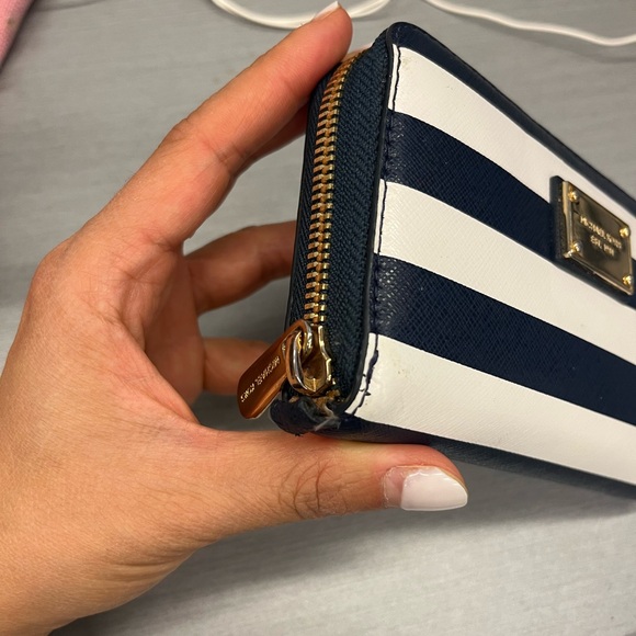 Michael Kors wallet - Picture 4 of 5